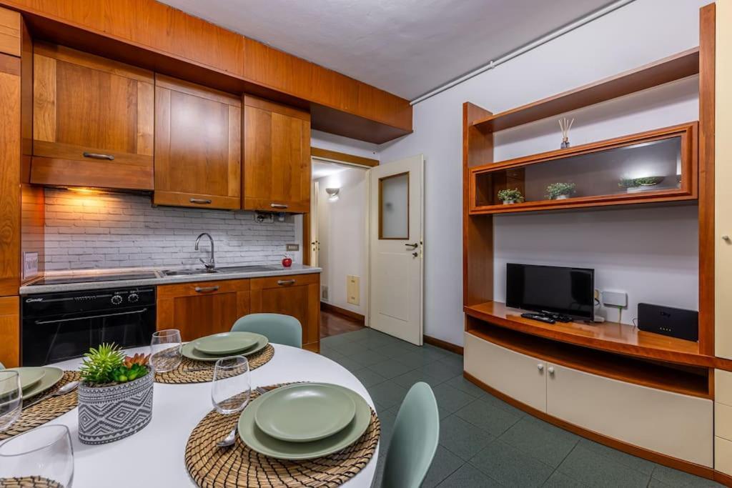 Apartamento Close To Duomo Lovely City Center Flat Milán Exterior foto