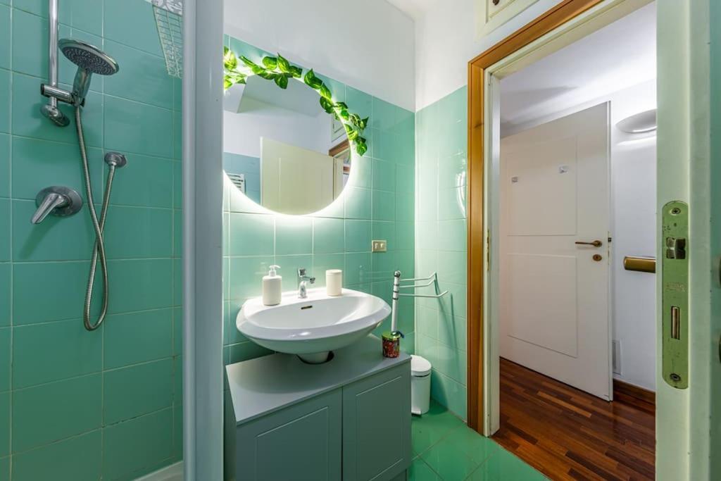 Apartamento Close To Duomo Lovely City Center Flat Milán Exterior foto