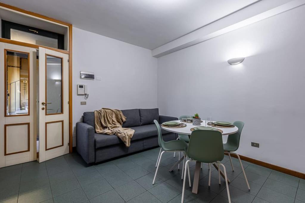 Apartamento Close To Duomo Lovely City Center Flat Milán Exterior foto